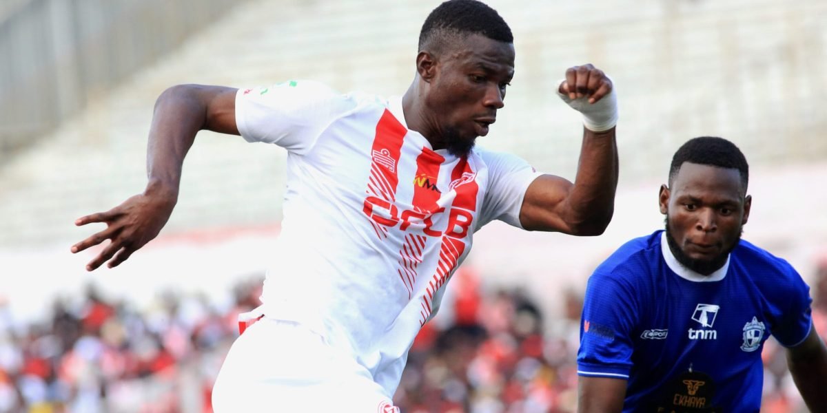 Babatunde Adepoju in action against Mighty Mukuru Wanderers in the TNM Super League