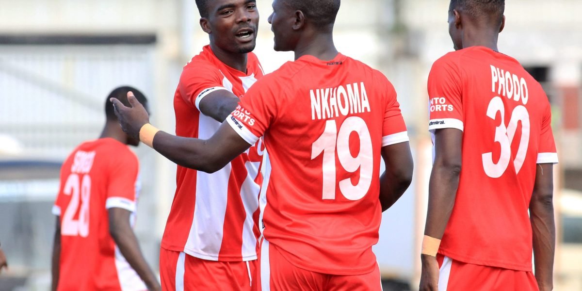 FCB Nyasa Big Bullets cruised past Civil Service United 3-0 to reach the quarter-finals of the Castel Challenge Cup on Saturday afternoon