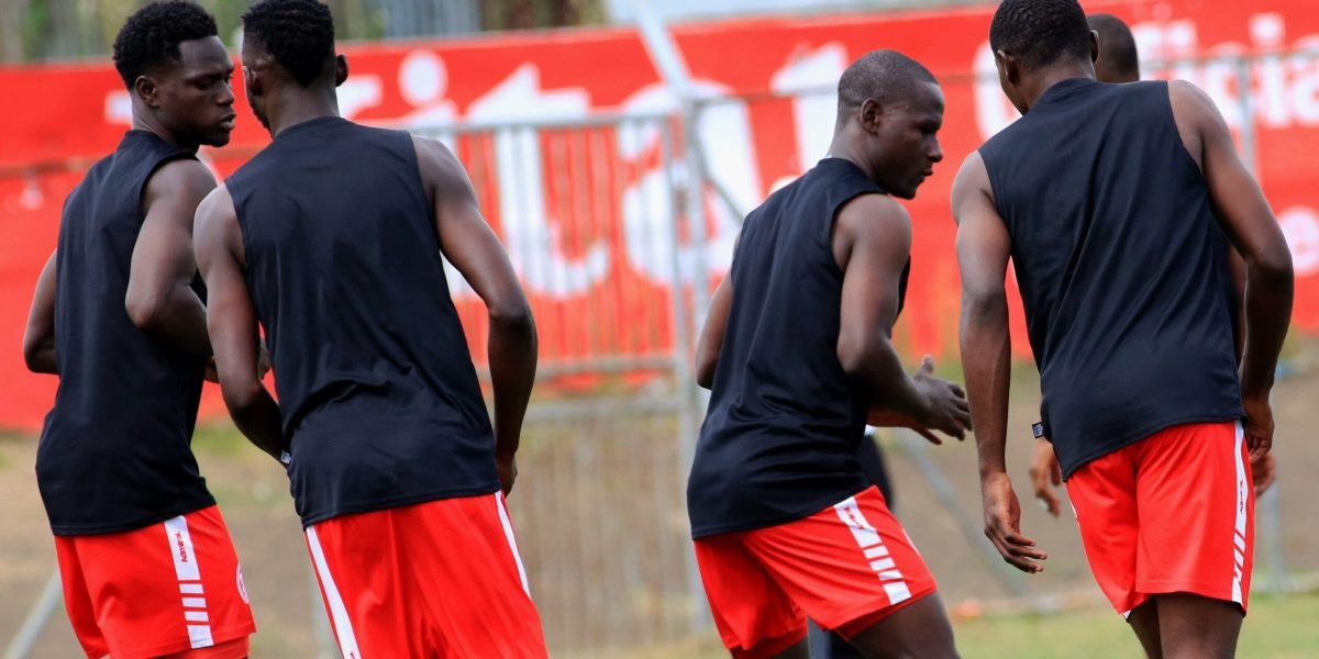 FCB Nyasa Big Bullets defeated Civil Service United 3-0 to set up a Castel Challenge Cup quarter-final clash against Ekwendeni Hammers