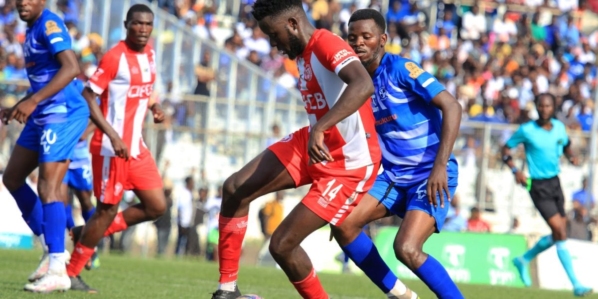 FCB Nyasa Big Bullets defender Clyde Senaji in action against Mighty Mukuru Wanderers in the TNM Super League at Kamuzu Stadium