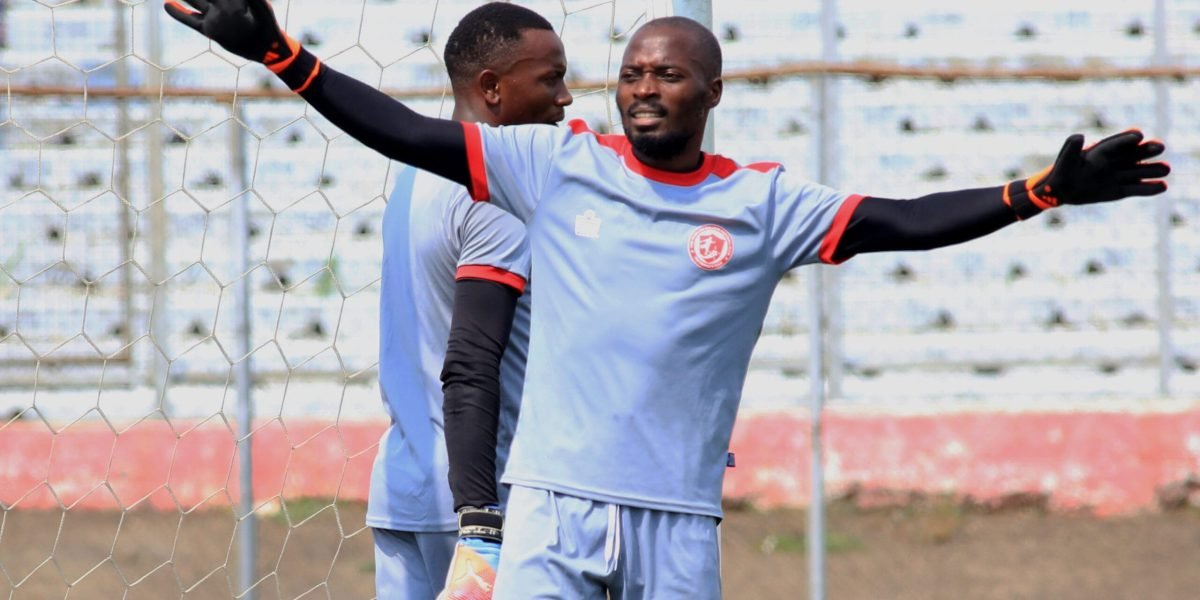 FCB Nyasa Big Bullets goalkeepers Rabson Chiyenda and Clever Mkungula