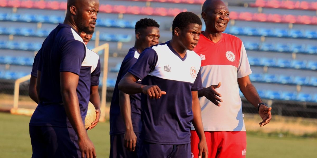 FCB Nyasa Big Bullets head coach Kalisto Pasuwa and his players preparing for Bangwe All Stars at Mpira Stadium