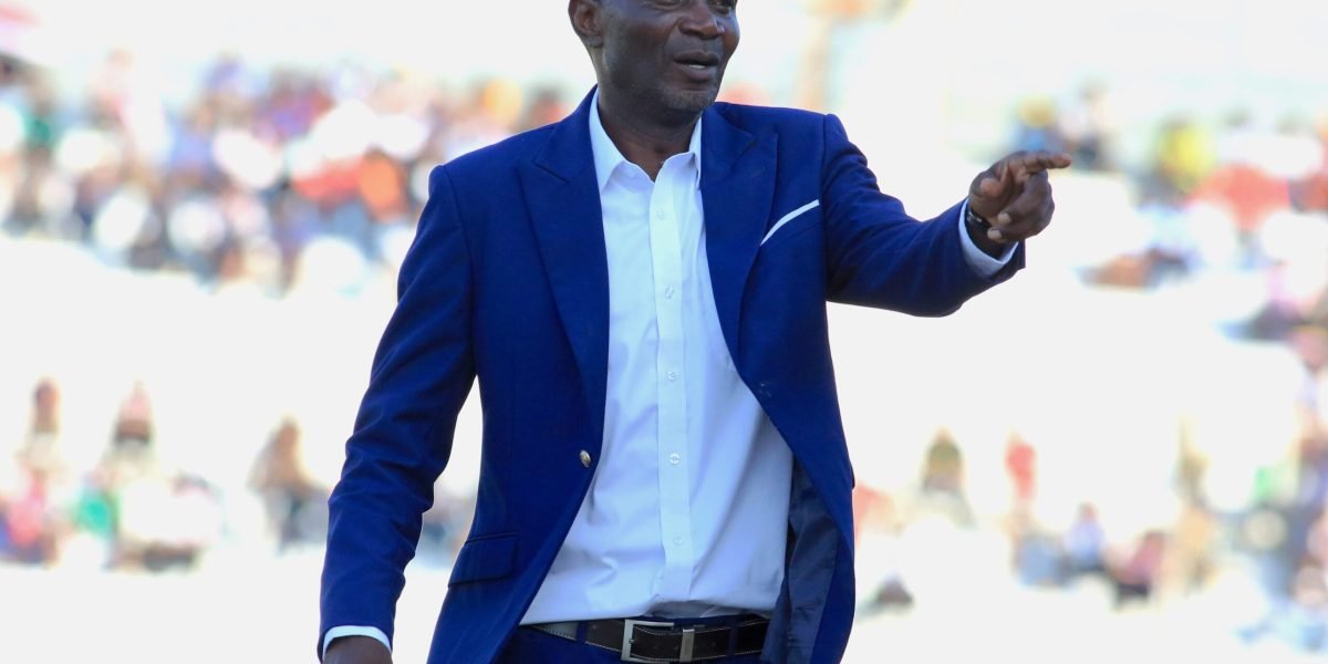 FCB Nyasa Big Bullets head coach Kalisto Pasuwa at work against MAFCO in the TNM Super League at Kamuzu Stadium