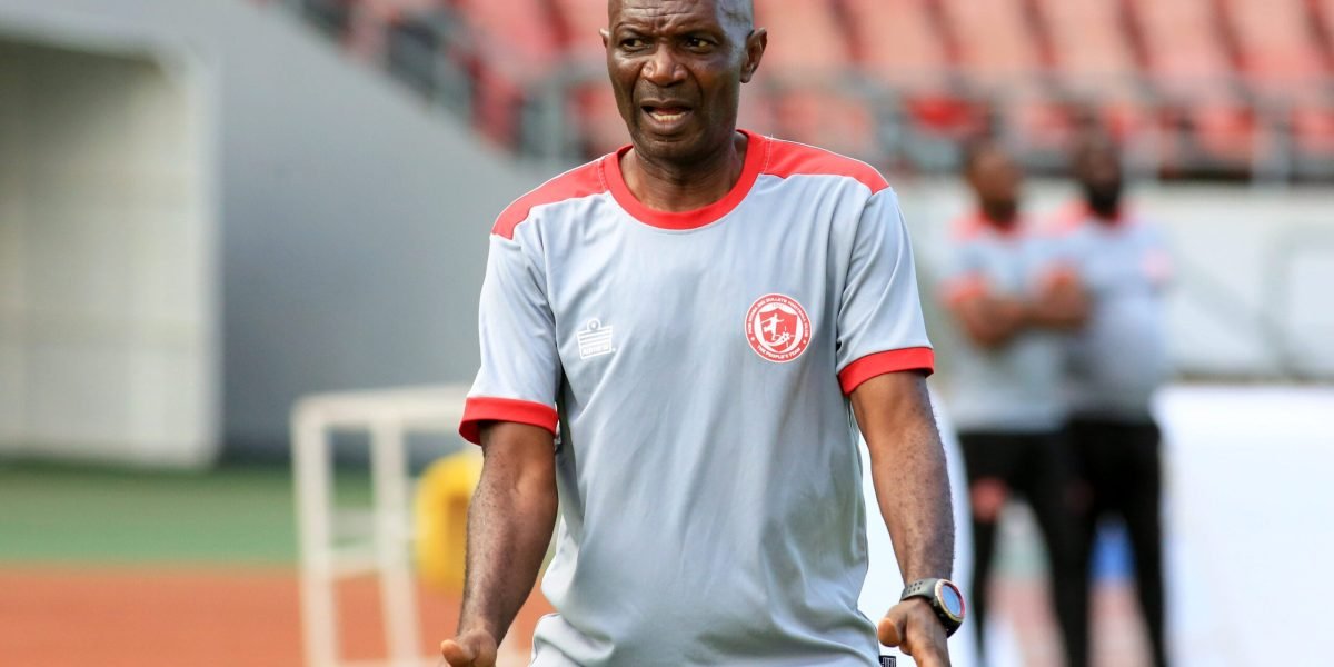 FCB Nyasa Big Bullets head coach Kalisto Pasuwa in training ahead of the Airtel Top 8 semi-final clash against Blue Eagles