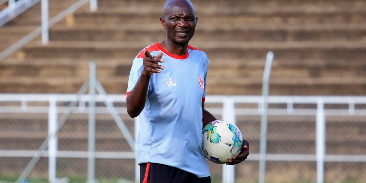 FCB Nyasa Big Bullets head coach Kalisto Pasuwa pictured during training ahead of the Airtel Top 8 quarterfinal first leg match against Civil Service United