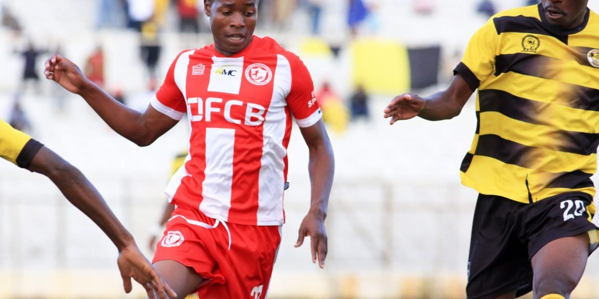 FCB Nyasa Big Bullets midfielder Thomson Magombo in action against Dedza Dynamos in the first round of the 2023 TNM Super League campaign at Kamuzu Stadium