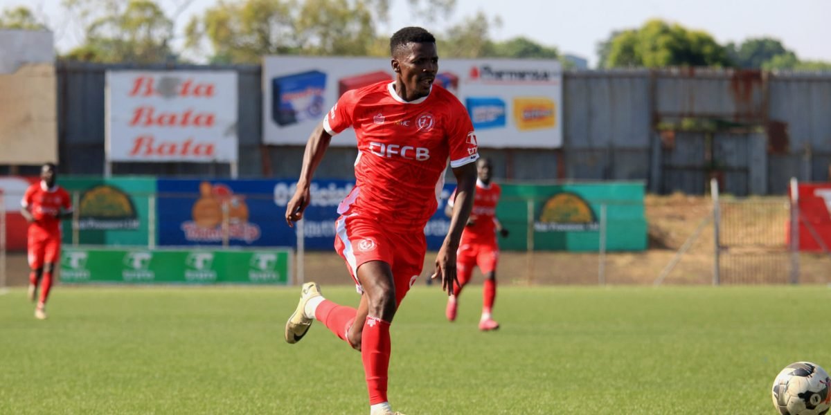 Hassan Kajoke in action during Tuesday’s 3-0 TNM Super League victory over Mafco FC at Kamuzu Stadium