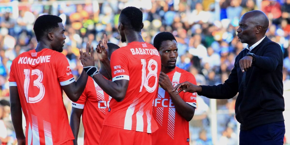 Kalisto Pasuwa and his FCB Nyasa Big Bullets players during a TNM Super League match against Mighty Mukuru Wanderers at Kamuzu Stadium on 4th May 2024