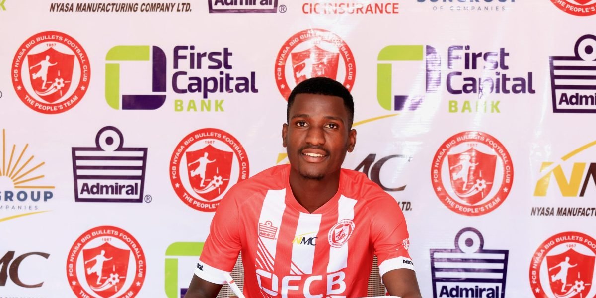 Lameck Gamphani has completed a move to FCB Nyasa Big Bullets after signing a three-year contract from Dedza Dynamos
