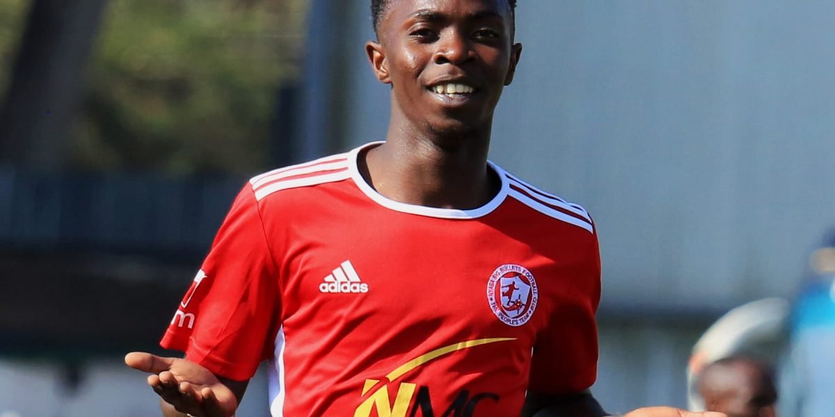 Patrick Mwaungulu among the Bullets Golden Boys