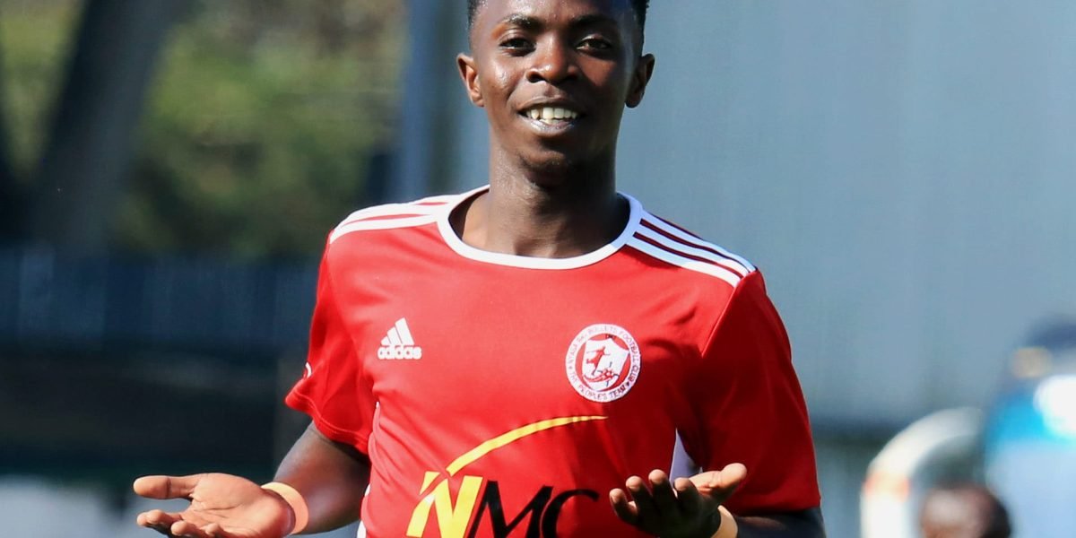 Patrick-Mwaungulu-wins-TNM-Super-League-Zampira-Player-of-the-Month-for-October-1536x1116