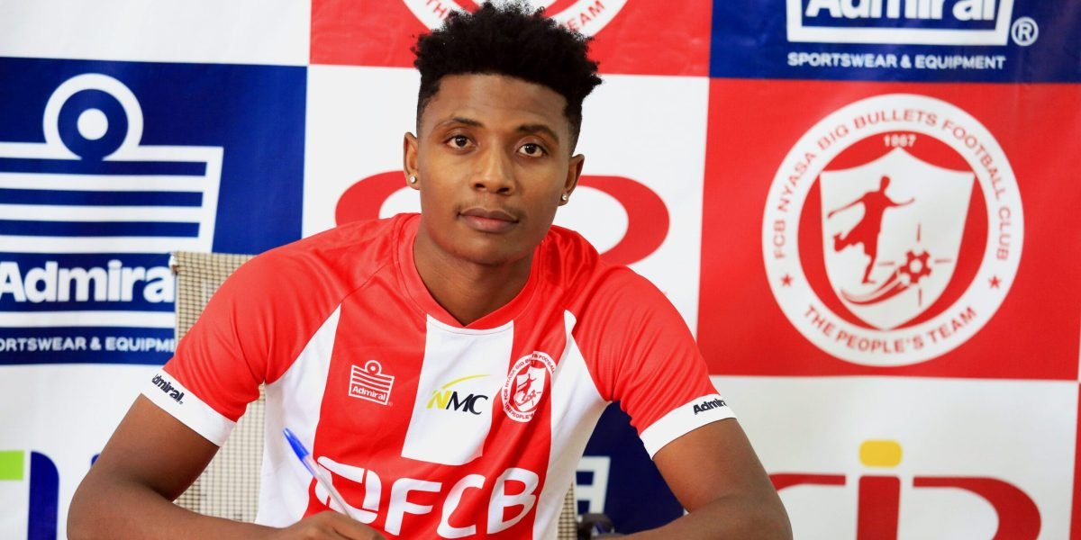 Peter Banda returns to FCB Nyasa Big Bullets as he signs a contract