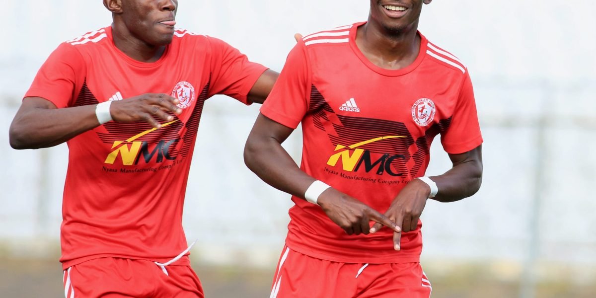 Wongani Kaponya and Chikumbutso Salima were on target as Nyasa Big Bullets hammered FOMO in the FDH Bank Cup Preliminary Round 1